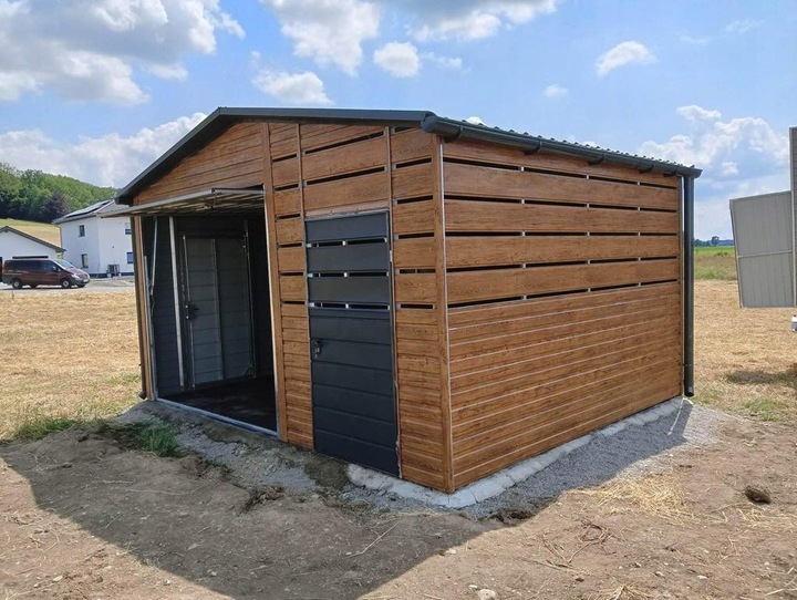 Garaz-blaszany-3x4-z-wiatka-2x4-Marka-LiderStal