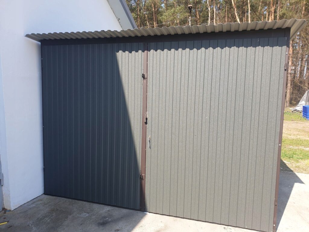 Garaz-blaszany-blaszak-3×3-grafit-mat-7016-Marka-LiderStal