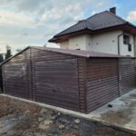 Garaz-blaszany-w-kolorze-drewnopodobnym-Material-wykonania-metal