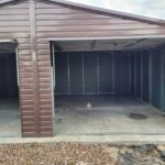 Garaz-blaszany-w-kolorze-drewnopodobnym-Szerokosc-7-m