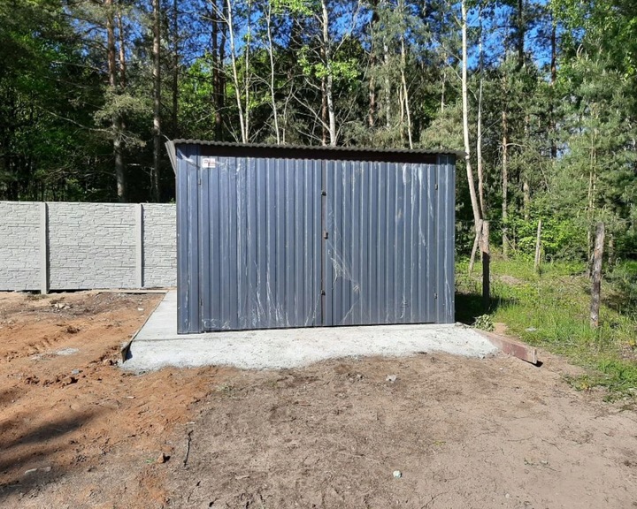 Garaze-blaszane-blaszak-garaz-3x6-brama-grafit-Szerokosc-3-m