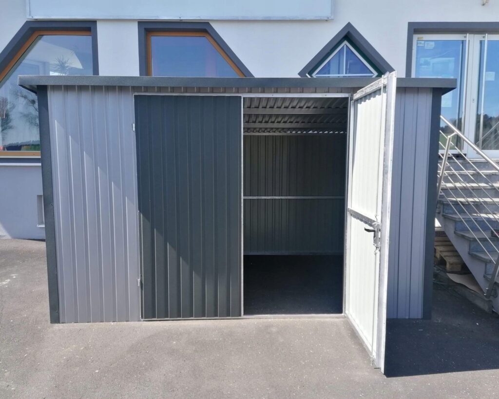 Garaze-blaszane-blaszak-garaz-grafit-szary-profil-Kod-producenta-3×2-W-brama (1)