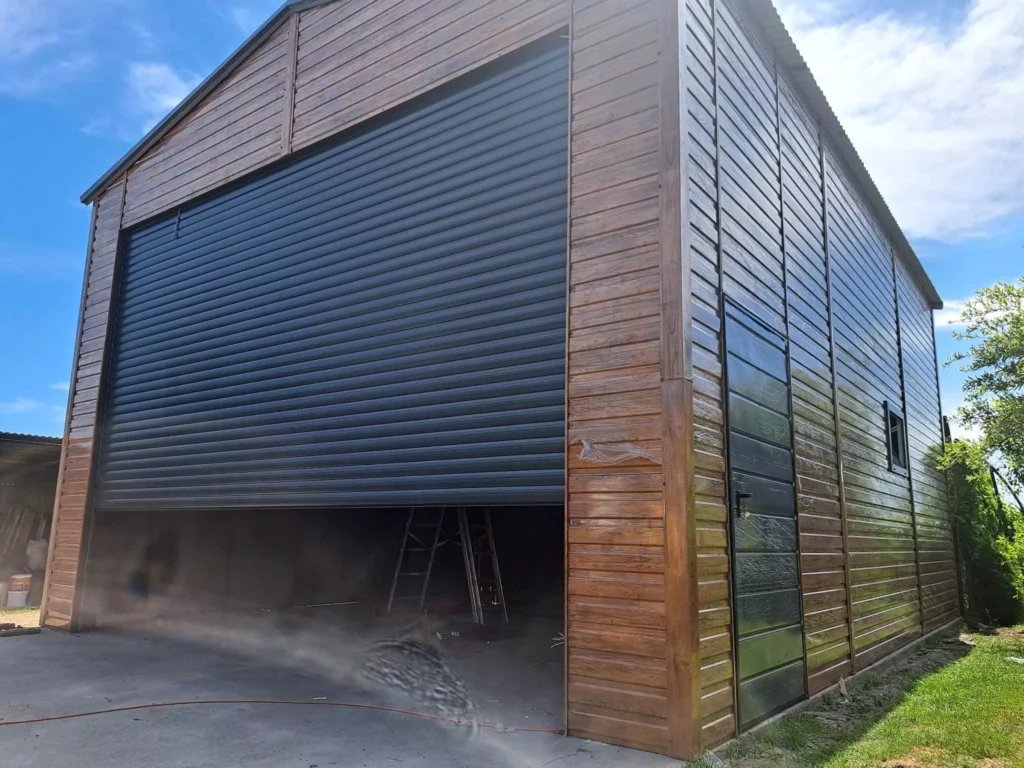 garaz-blaszak-6-00×8-00-z-brama-rolowana-dlugosc-8-m-67335e75197ec