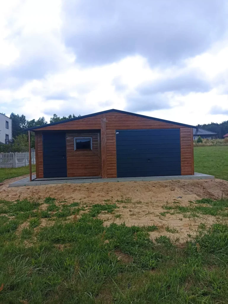 garaz-blaszany-drewnopodobny-garaze-blaszane-7×8-kod-producenta-7×8-zloty-dab-anthracite-grey-67335e84b3321