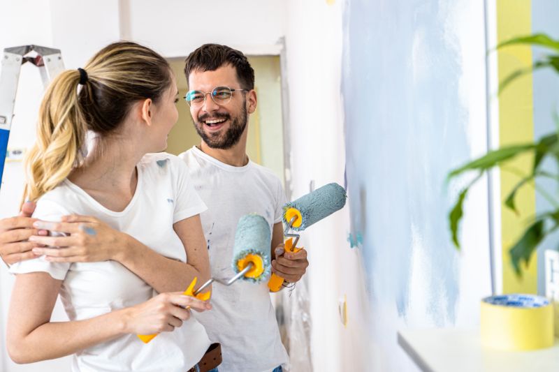 Jaką farbą pomalować garaż blaszany